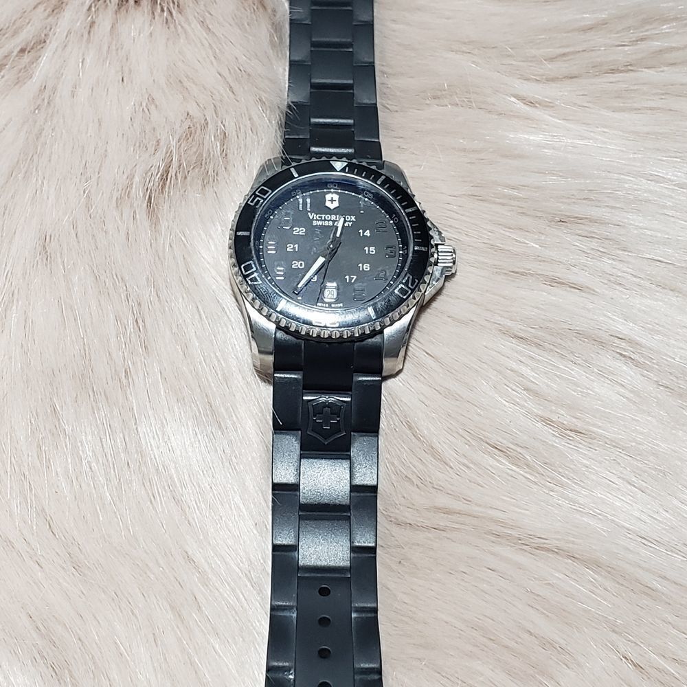100% Authentic Victorinox Swiss Army